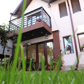 Upstairs Residence，位于塔古玖的酒店