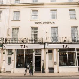 Thomas James Hotel，位于利明顿温泉的酒店