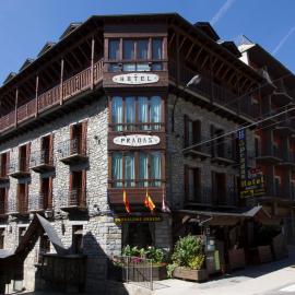 Hotel Pradas Ordesa，位于布罗托的酒店