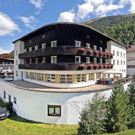 Berghotel-Gasthof Gstrein，位于温特的酒店