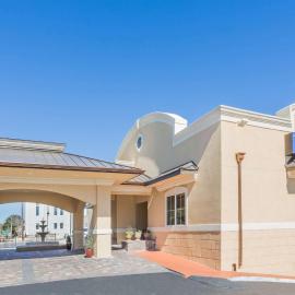 Days Inn by Wyndham Pensacola - Historic Downtown,位于彭萨科拉的酒店