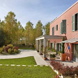 Hotel Santa Coloma del Camino，位于奥尔米略德萨萨蒙的酒店