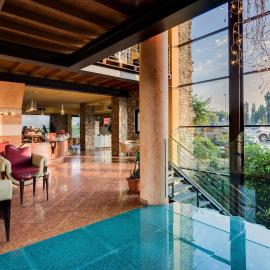 Art & Hotel Aeroporto，位于斯泰扎诺的酒店