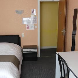 Hôtel Duguesclin,位于拉艾-佩斯内勒的酒店