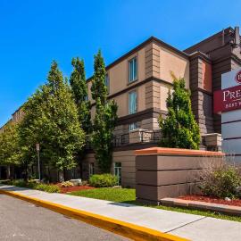 Best Western Premier Toronto Airport Carlingview Hotel，位于多伦多的酒店