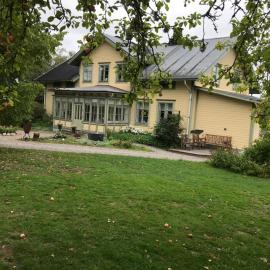 Perssons Magasin，位于Västra Löa的酒店