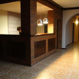 Hotel Junior,位于扎莫希奇的酒店