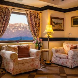 Nobillis - Carpathian Residence，位于佩什泰拉的酒店