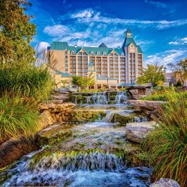 Chateau on the Lake Resort Spa and Convention Center，位于布兰森的酒店