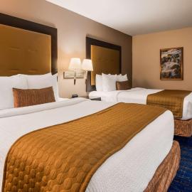Best Western Plus Portland Airport Hotel & Suites，位于Parkrose的酒店