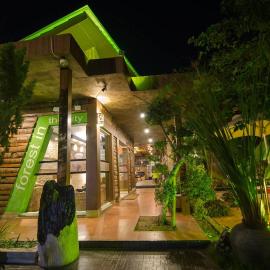 Lawaka Hotel，位于Ampana的酒店
