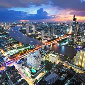 Centre Point Plus Hotel Silom，位于曼谷的酒店