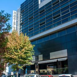 Hotel Yaky Center，位于皮特什蒂的酒店