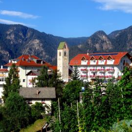 Gasthaus zum Weissen Kreuz，位于Lazfons的酒店