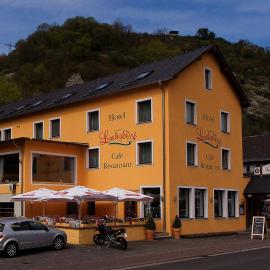 Hotel Cafe Restaurant Loreleyblick，位于圣戈阿尔的酒店