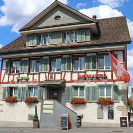 Gasthof Pizzeria Weingarten，位于阿福尔特恩的酒店