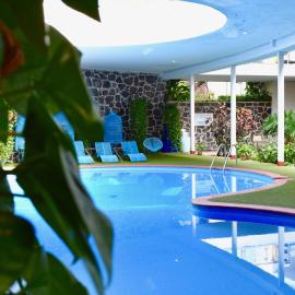 Country Hotel & Suites，位于瓜达拉哈拉的酒店
