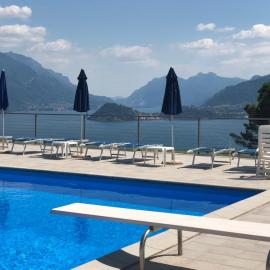 Terrazze - Luxury Lake Como View Apartment - in Menaggio，位于梅纳焦的酒店