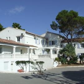 Le Sarac Hôtel，位于克莱蒙莱罗的酒店
