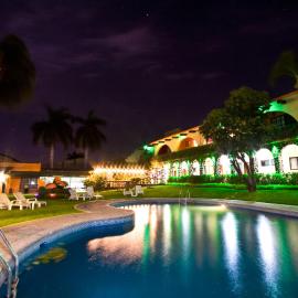 Hotel & Motel Hacienda Jiutepec，位于休特佩克的酒店