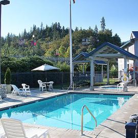 Edgewater Inn Shady Cove,位于Shady Cove的酒店