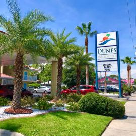 Dunes Inn & Suites - Tybee Island，位于泰比岛的酒店
