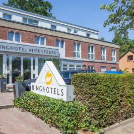 Ringhotel Ahrensburg，位于阿伦斯堡的酒店