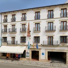 Hotel Maestranza,位于隆达的酒店