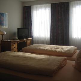 Neustädter Hof Hotel Garni，位于吕本山麓诺伊施塔特的酒店