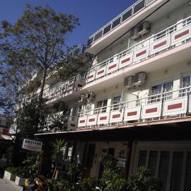 Bristol Apartments，位于科斯镇的酒店