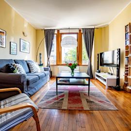 L'Enchantraine - gîte tout confort et tarif tout inclus - appartement spacieux et accueillant sur Epinal，位于埃皮纳勒的酒店
