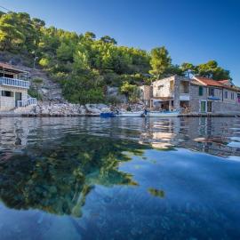 Holiday House Macić，位于维斯的酒店