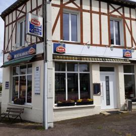 Hotel De La Gare,位于Sainte-Gauburge-Sainte-Colombe的酒店
