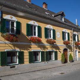 Gasthof zur Sonne,位于Übelbach的酒店