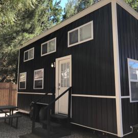 Hygge Tiny Home，位于Leeds的酒店