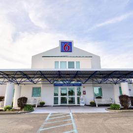 Motel 6-Tewksbury, MA - Boston，位于图克斯伯里的酒店