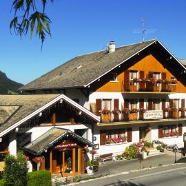 Hôtel Plein Soleil,位于瓦什雷斯的酒店