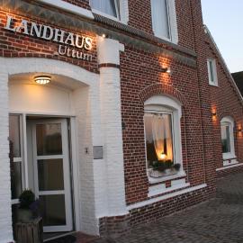 Hotel Garni Landhaus Uttum，位于特希尔的酒店