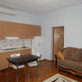 Apartament la casa (2 camere)，位于蒂米什瓦拉的酒店