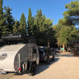 Camping Vransko jezero - Crkvine，位于帕科坦的酒店