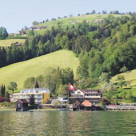 Hotel - Restaurant Eierhals am Ägerisee，位于Oberägeri的酒店