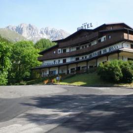 Hotel Residence La Rosa，位于卡斯蒂奥内·德拉·佩雷索的酒店