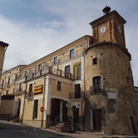 Hotel Palazzo Salerno，位于Roggiano Gravina的酒店