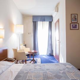 Hotel Elefante Bianco,位于克雷斯佩拉诺的酒店