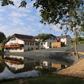 Hotel Burg Hof，位于布尔格-罗伊兰德的酒店
