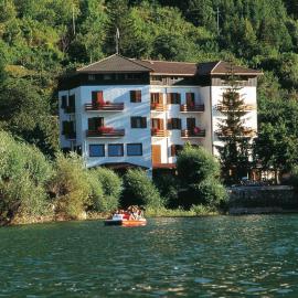 Hotel Acquevive，位于斯坎诺的酒店