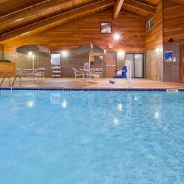 AmericInn by Wyndham Coon Rapids，位于库恩拉匹兹的酒店