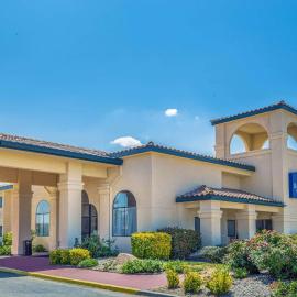 Baymont by Wyndham Tehachapi,位于特哈查比的酒店