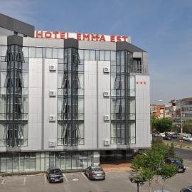 Hotel Emma Est，位于克拉约瓦的酒店