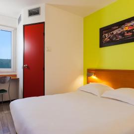 Enzo Hotels Chalons en Champagne，位于香槟沙隆的酒店